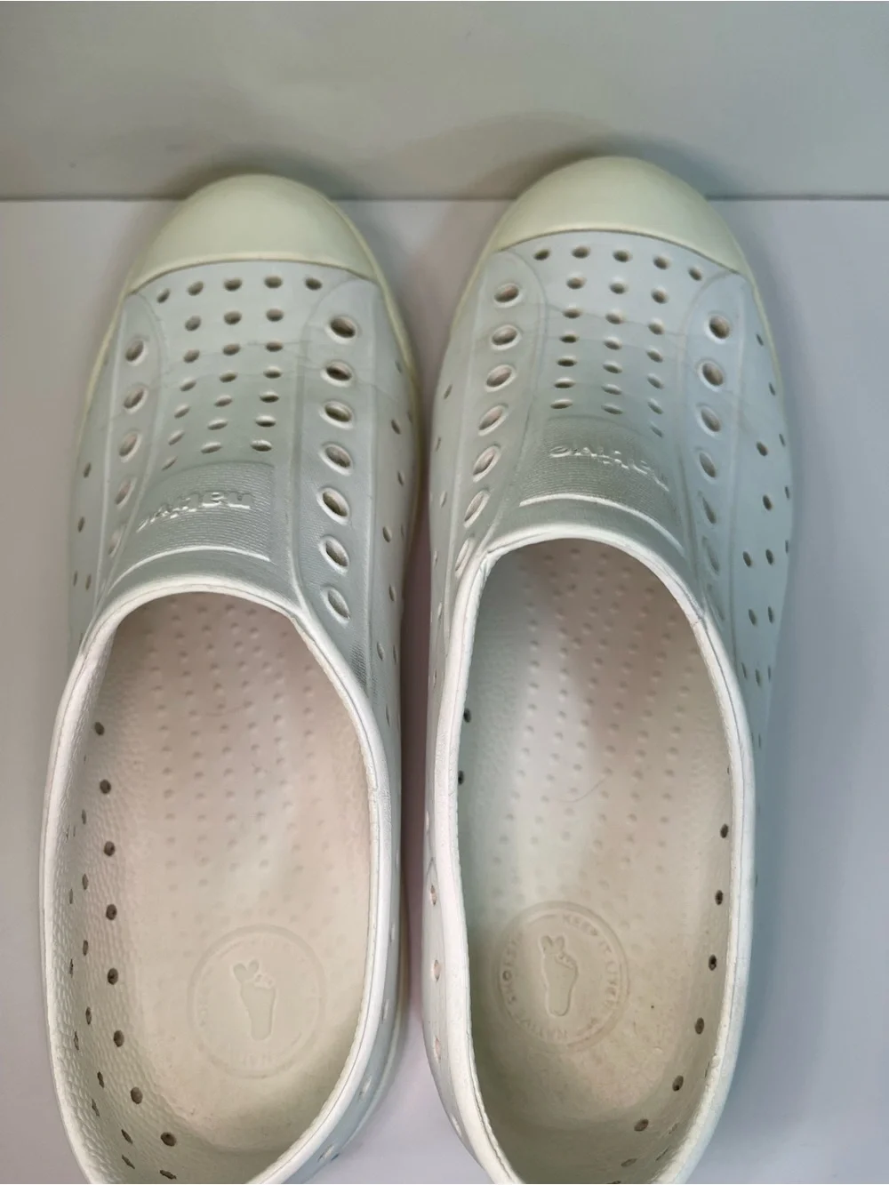 Native Kids Girls' Jefferson White Slip-On Shoes, Size J3 Water Shoe Slip On